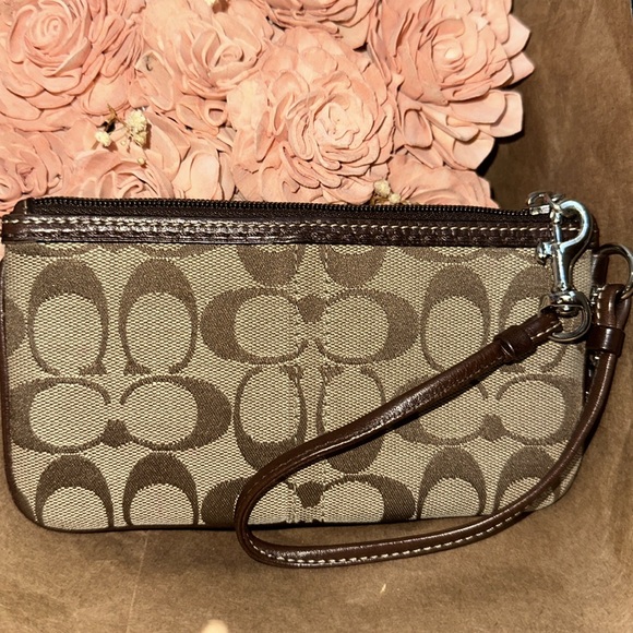 Coach Vintage Wristlet Wallet - Picture 2 of 5